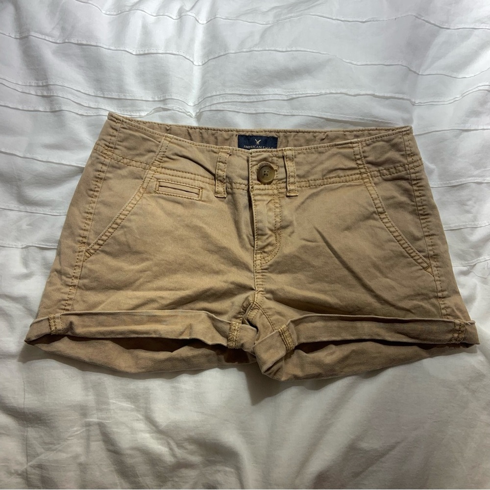 American Eagle beige stretch shortie button shorts with pockets size 0